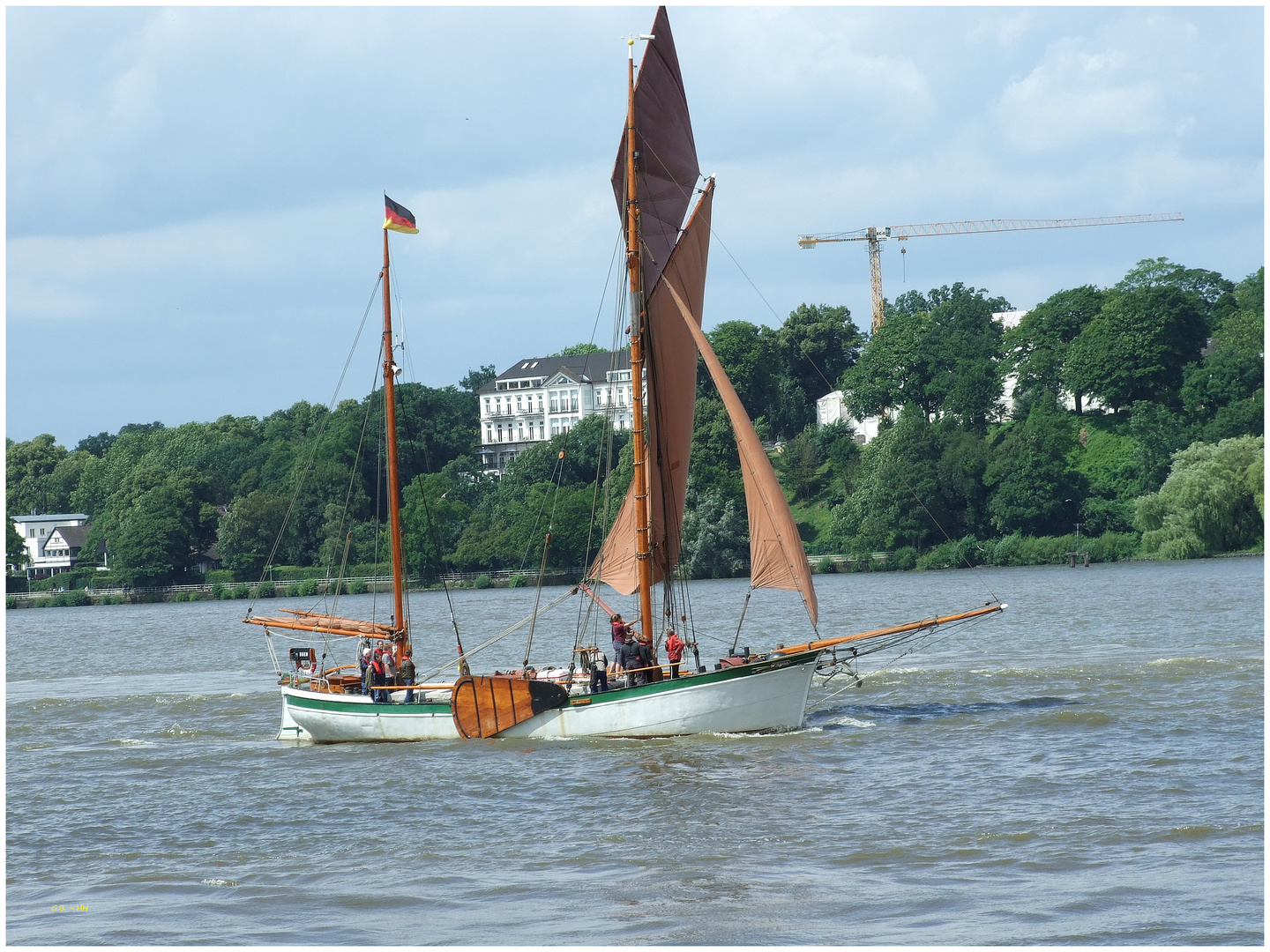 ...auf der Elbe...Wind von achtern 