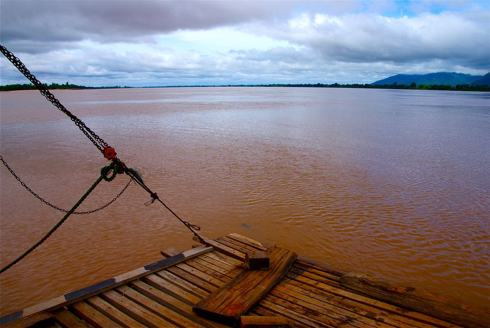 auf der fähre, südlaos 2010