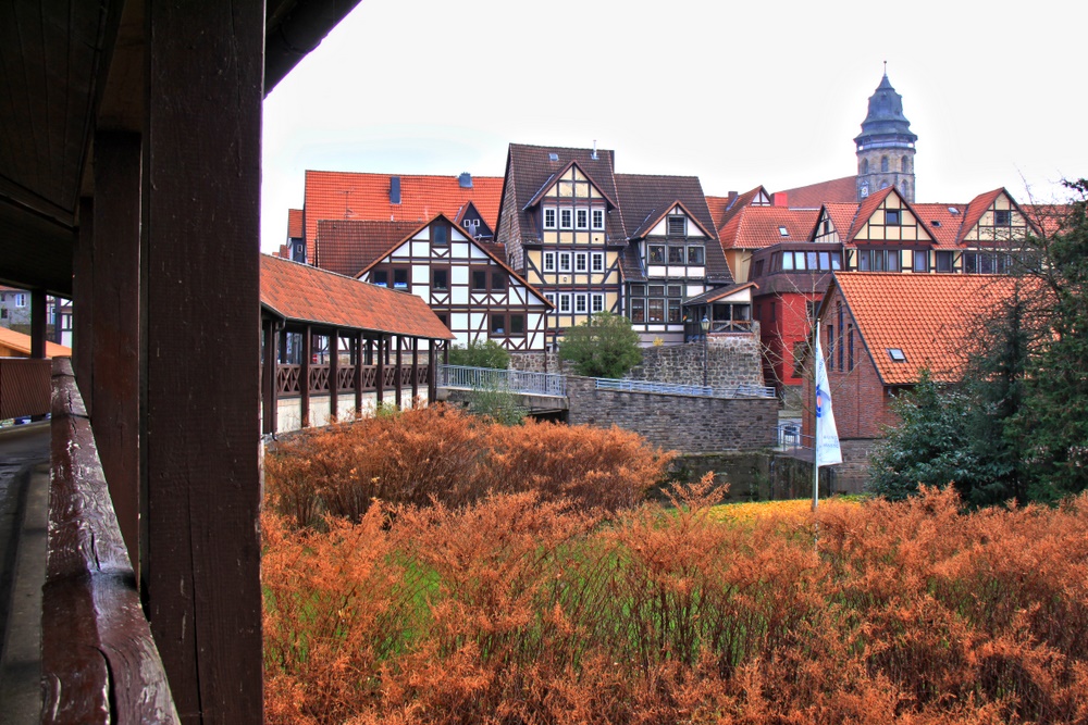 Auf der Fußgängerbrücke über die Fulda