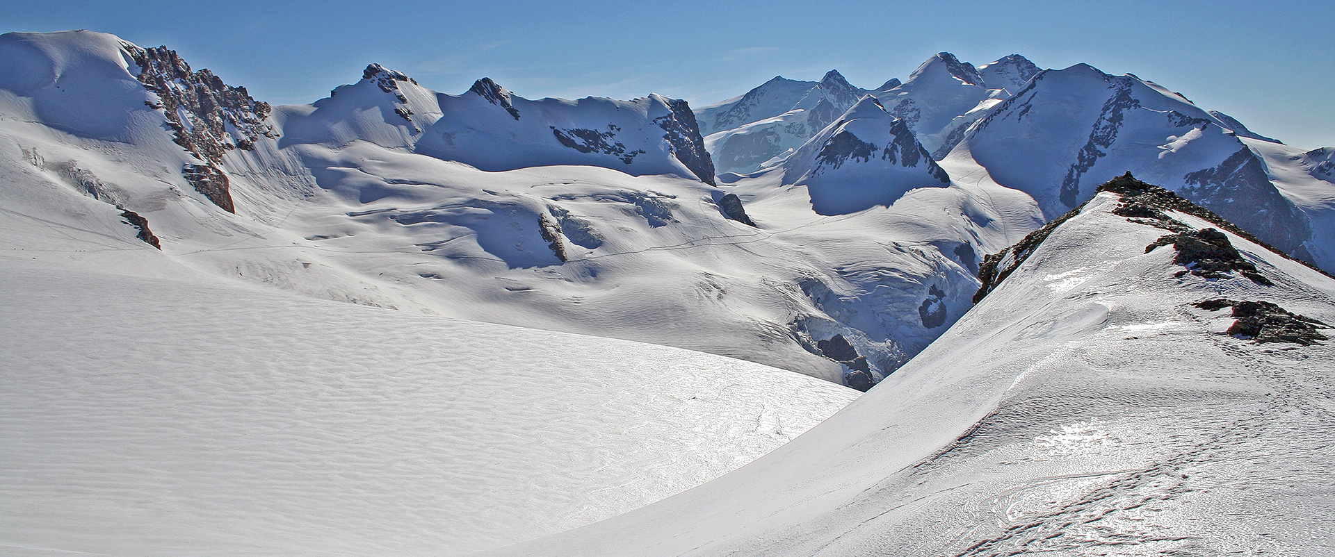 Auf der Gobba de Roulin  über dem Feegletscher in 3900m...