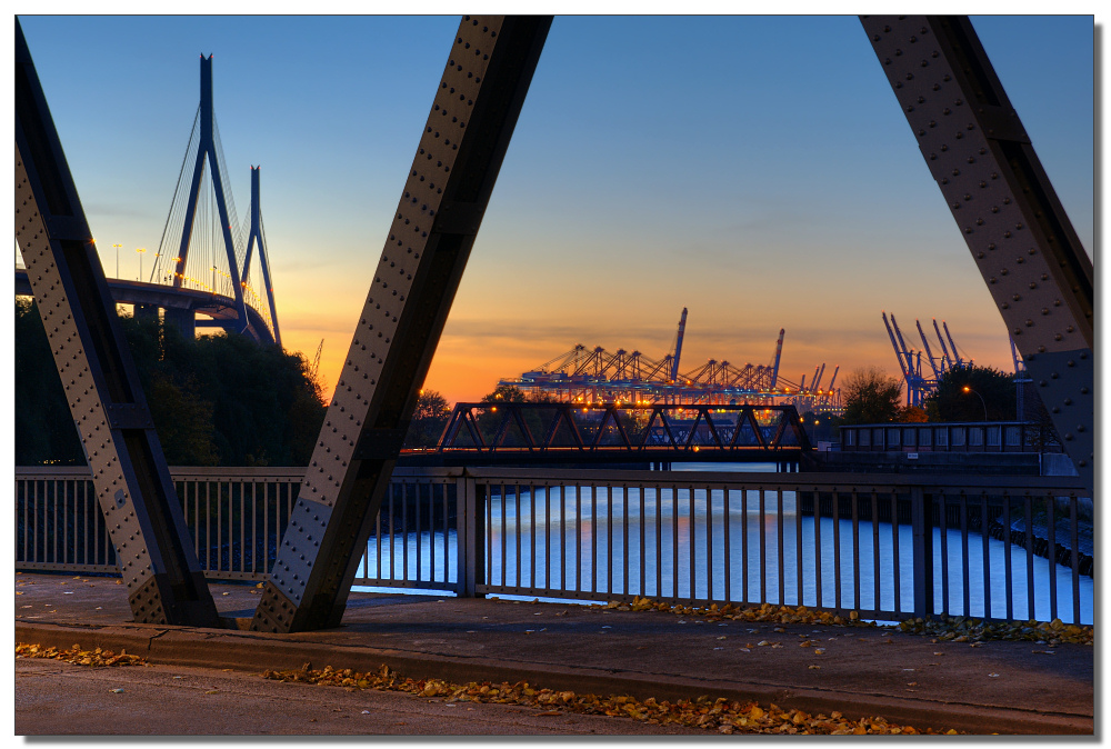 Auf der Hachmannbrücke