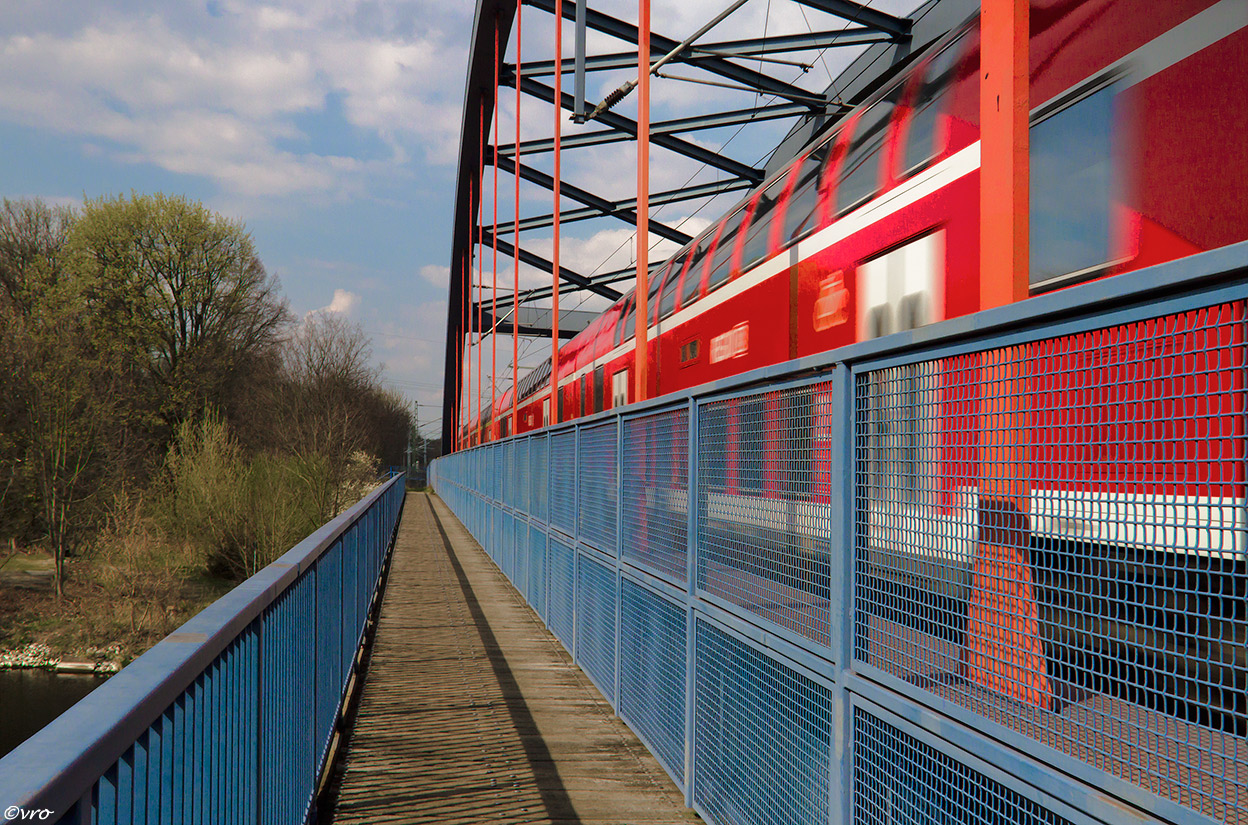 auf der Kanalbrücke