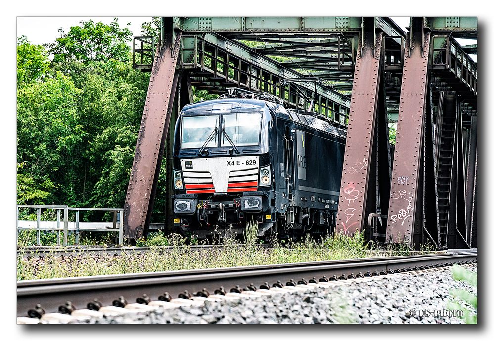 Auf der Kanalbrücke