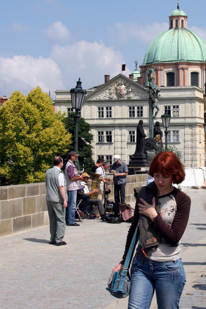 Auf der Karlsbrücke in Prag