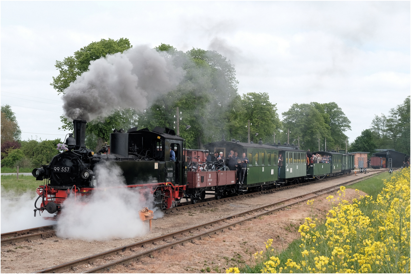 Auf der Kleinbahn -1