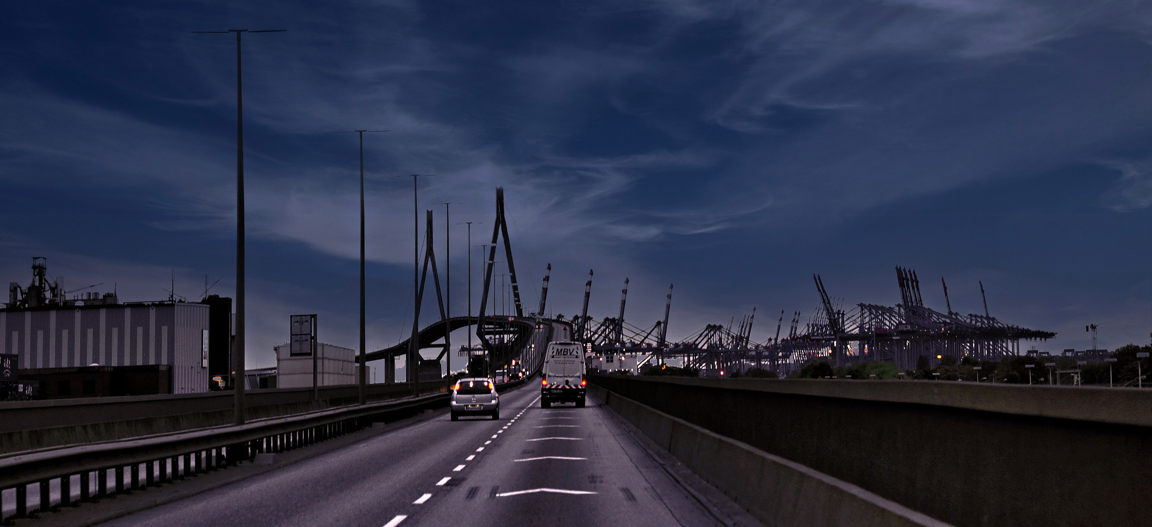 Auf der Köhlbrandbrücke ....