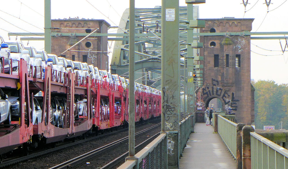 Auf der Kölner Südbrücke