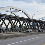 Auf der Konrad-Adenauer-Brücke