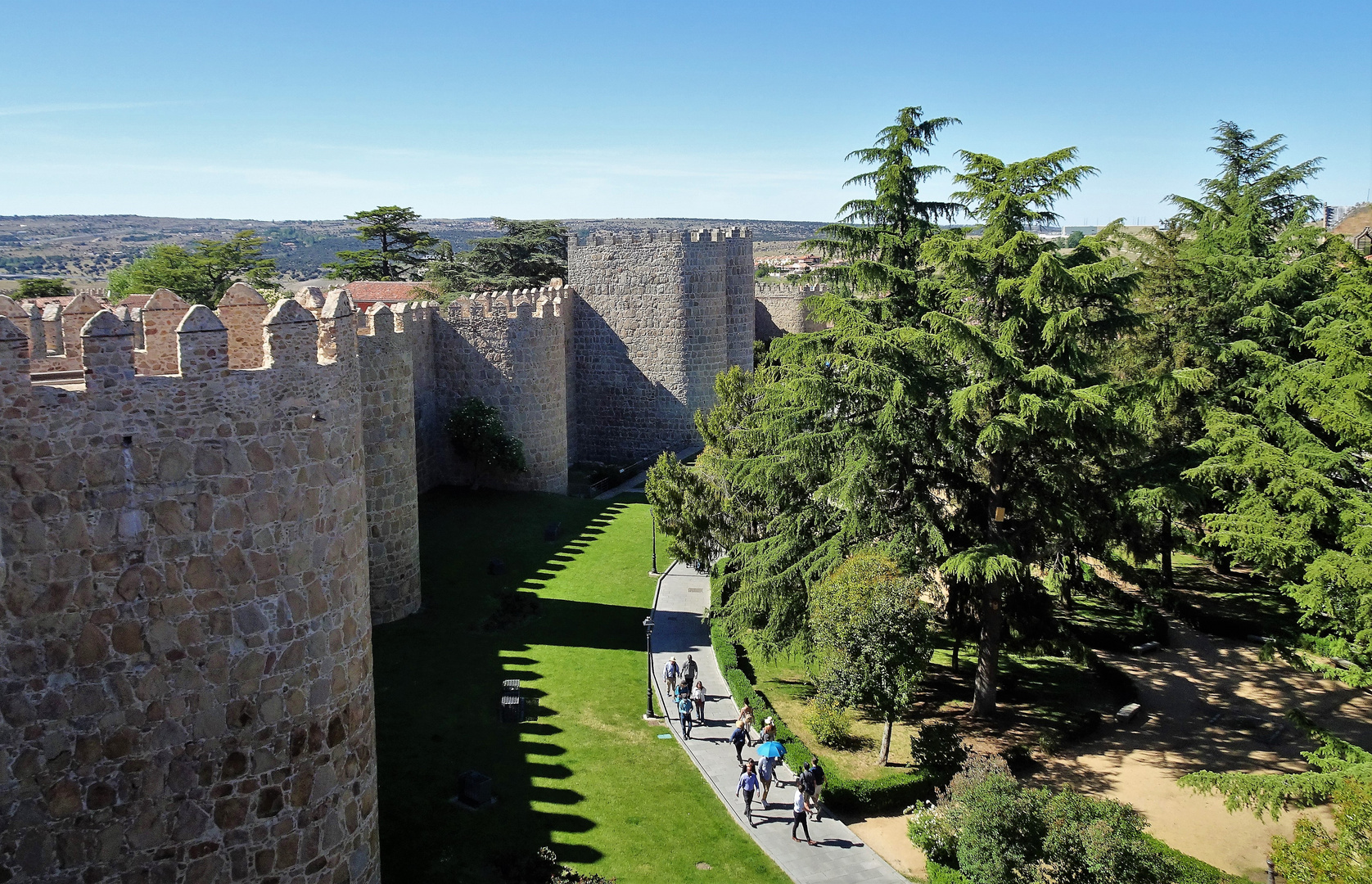 Auf der Mauer in Avila