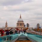 Auf der Millenium Bridge...