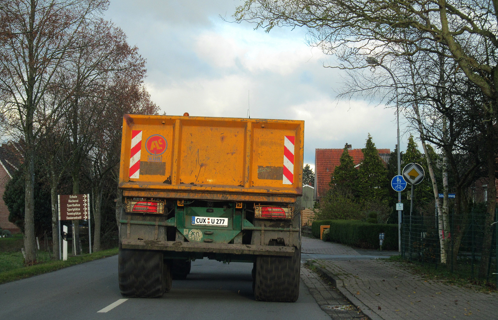 auf der Moorchaussee in Wischhafen ...