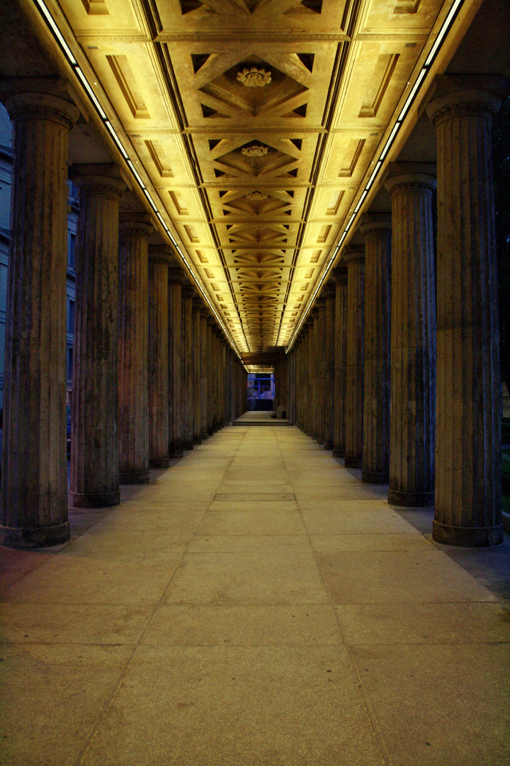 Auf der Museumsinsel am Abend