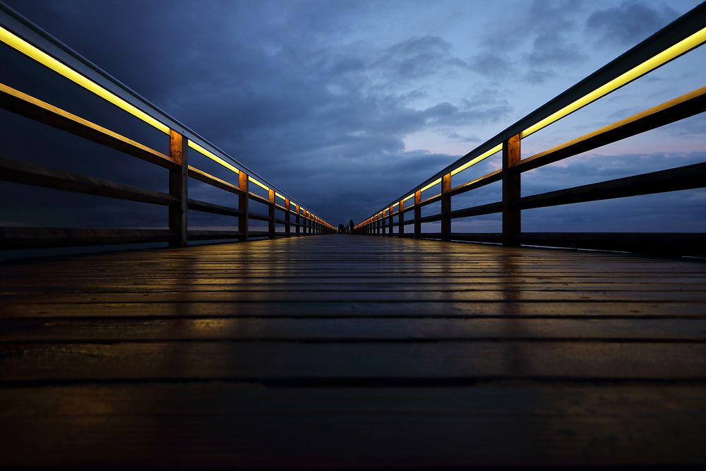 Auf der nassen Seebrücke...