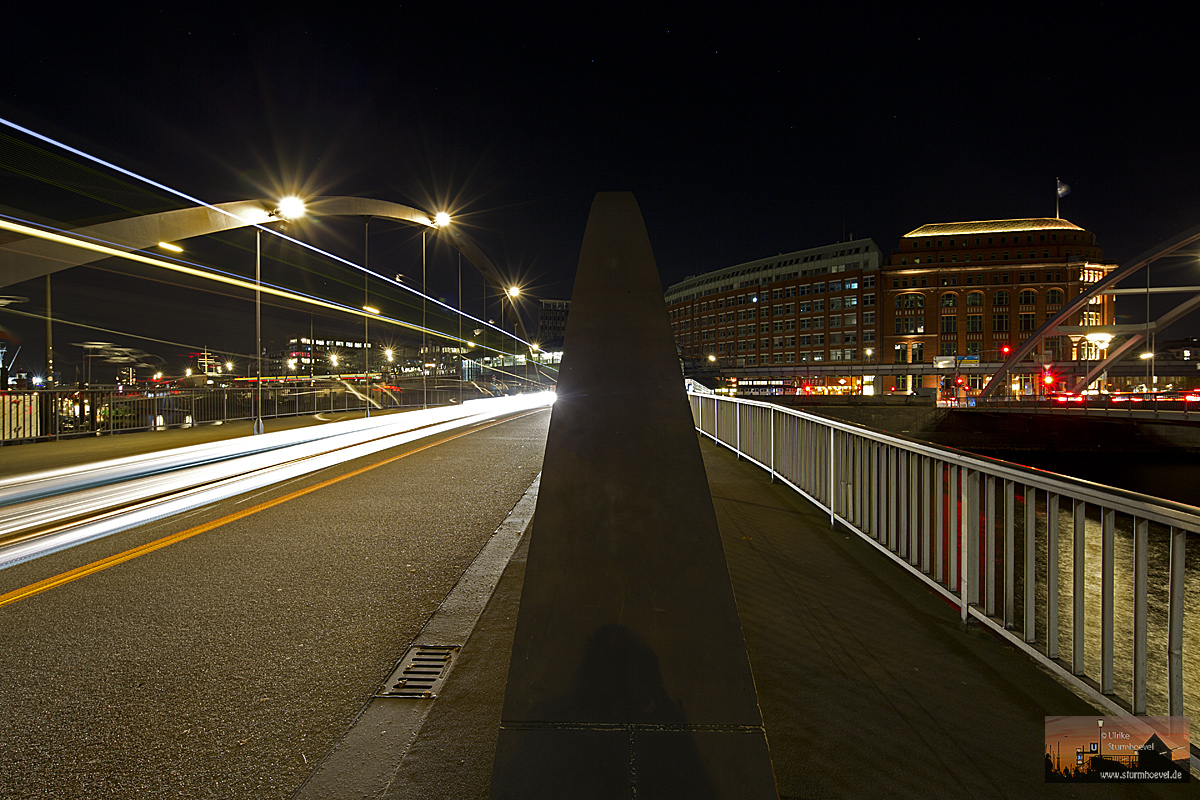 Auf der Niederbaumbrücke