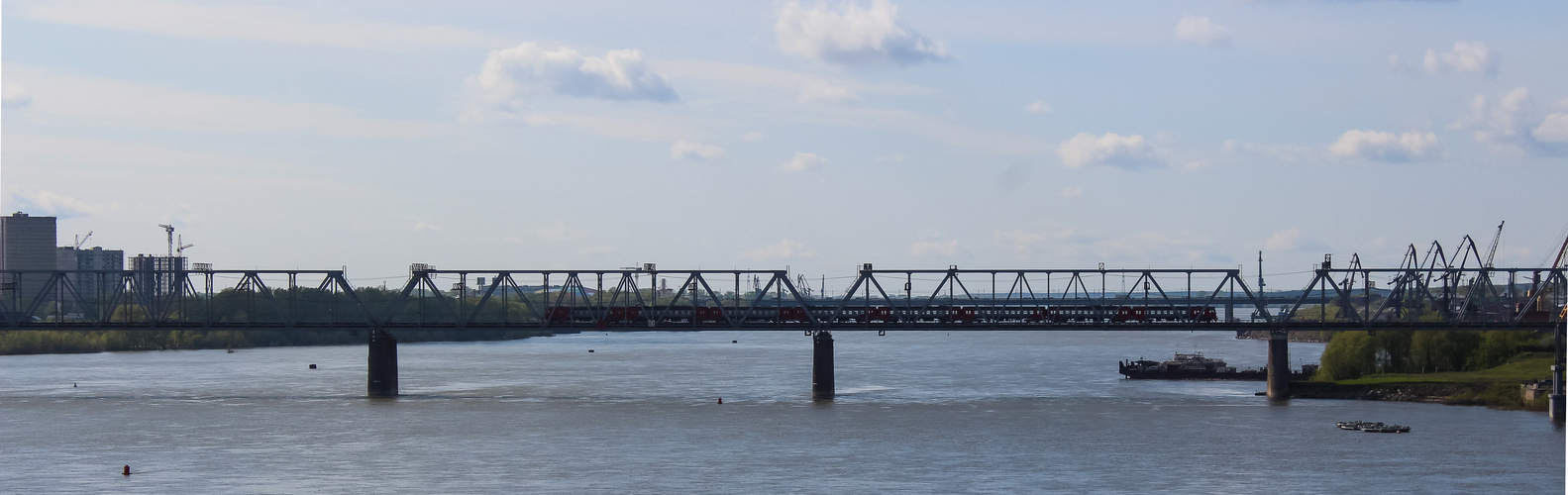 Auf der Ob-Brücke ...