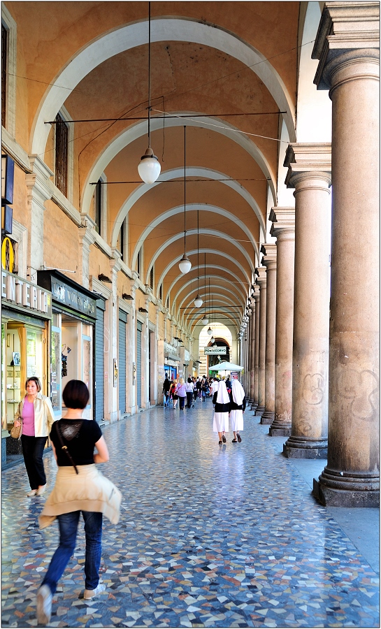 ... auf der Piazza Vittorio Emanuele II ...