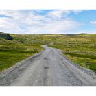 Auf der Piste, staubend schlängelnd - Material und Auto gängelnd.