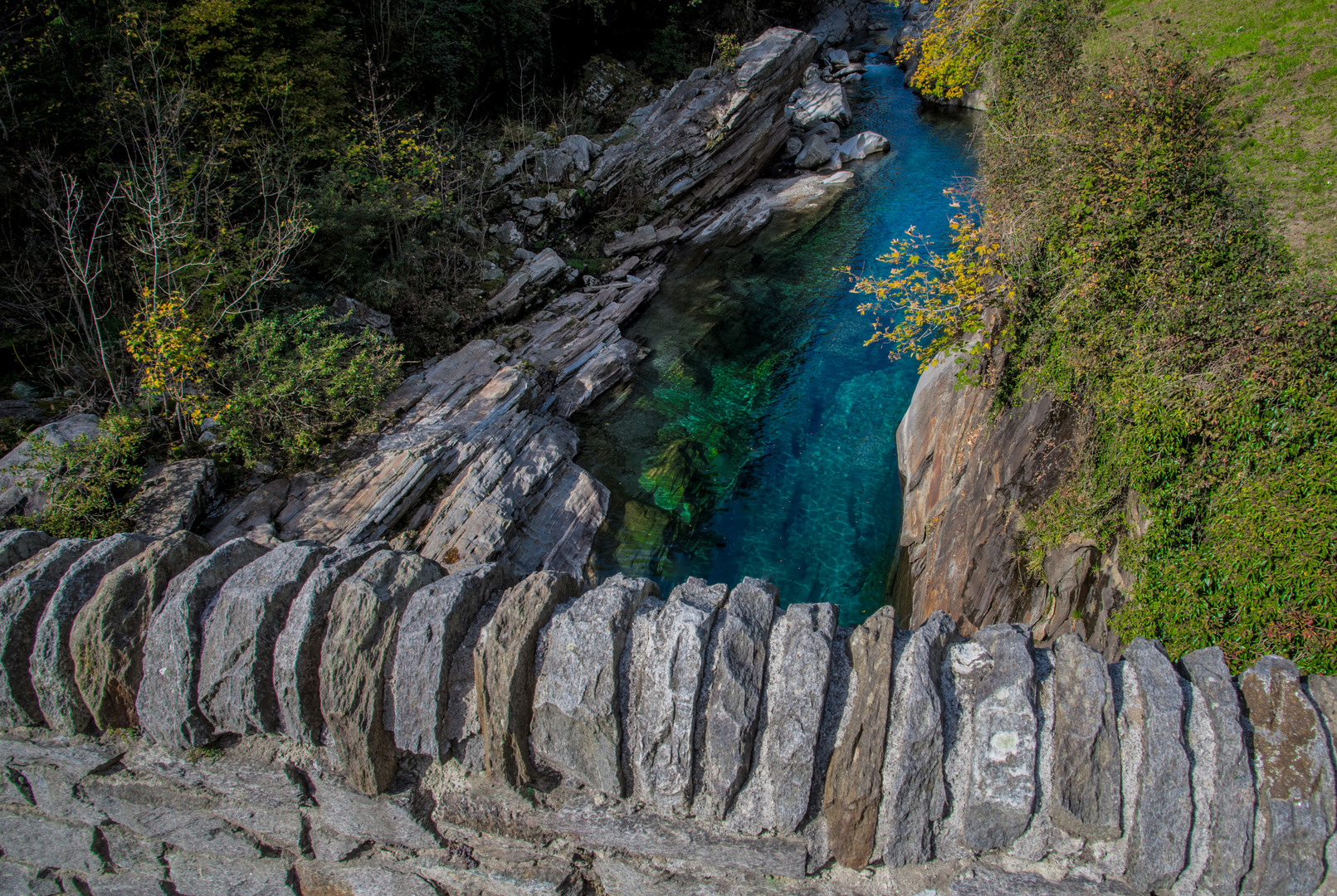 Auf der Ponte dei Salti Verzasca