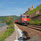 Auf der rechten Seite am Rhein entlang