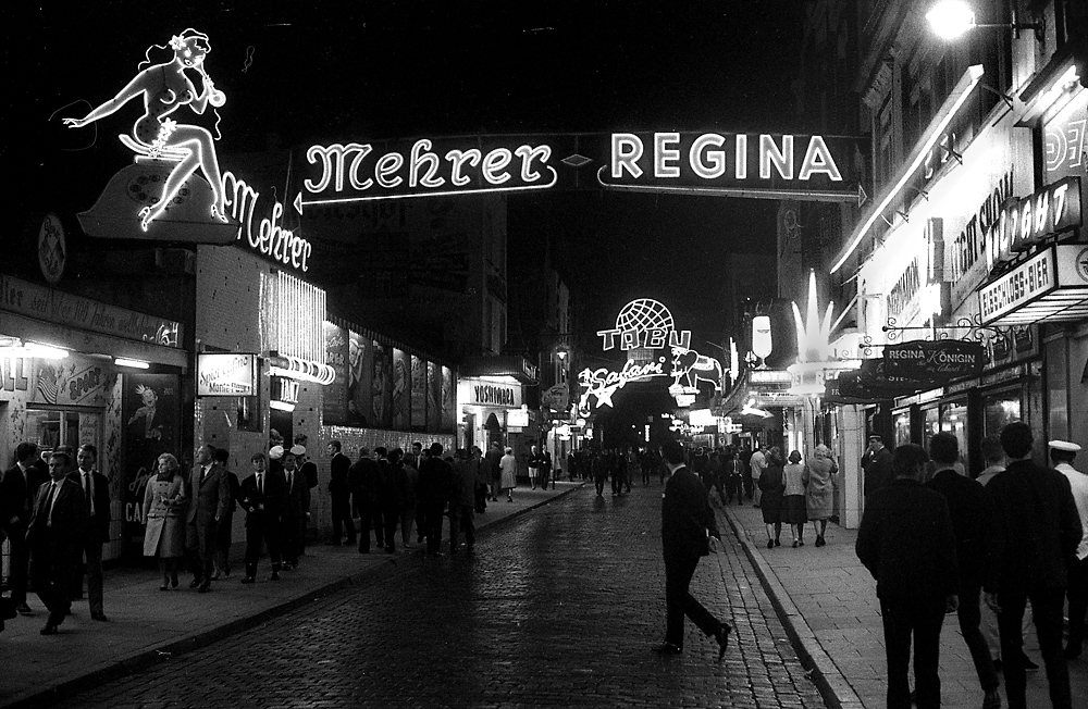 Auf der Reeperbahn nachts um halb zehn