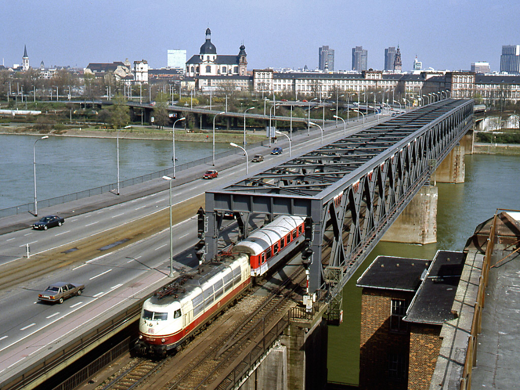 auf der Rheinbrücke von Mannheim nach Ludwigshafen