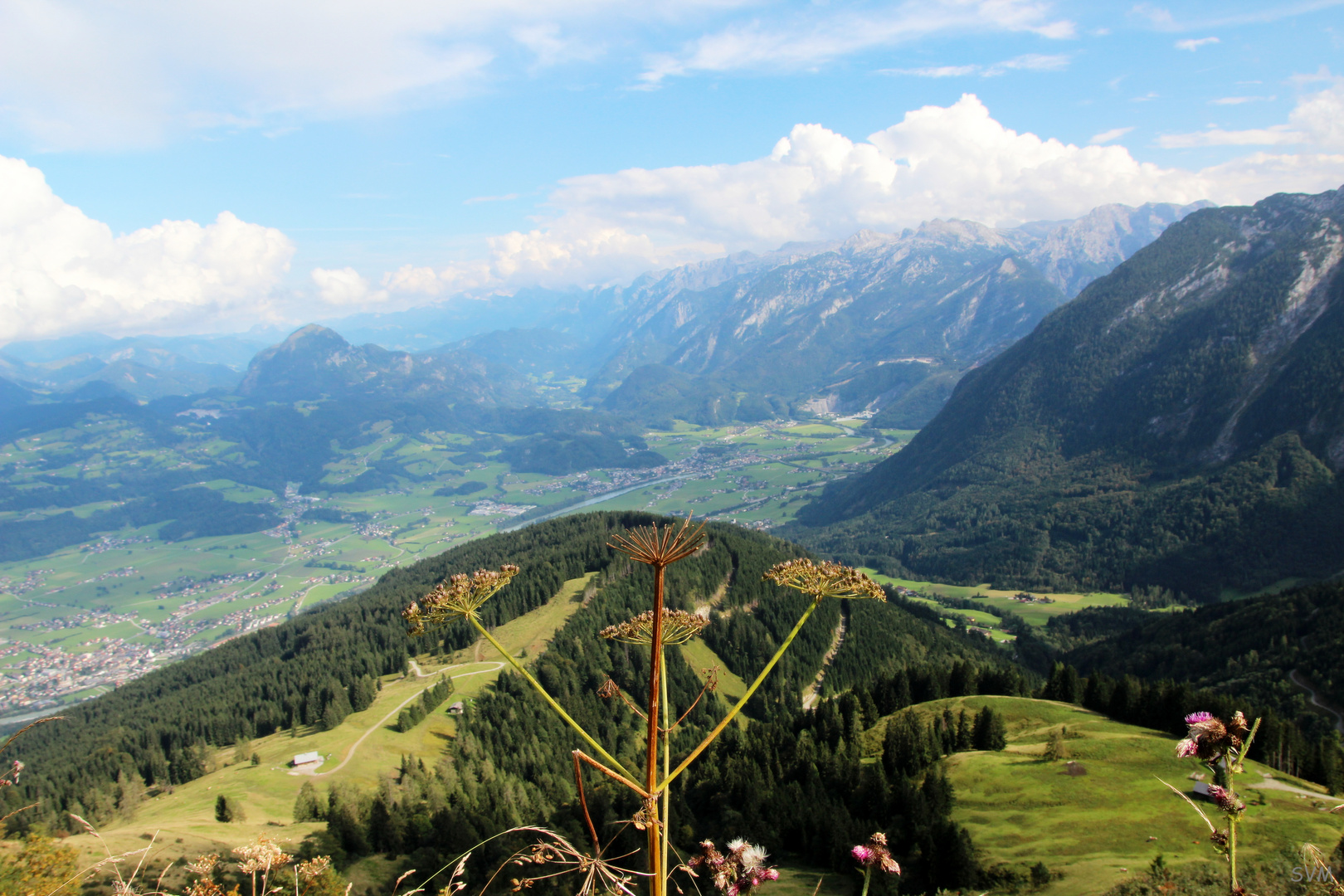 Auf der Rossfeld- Höhenringstrasse im Berchtesgadener Land mit Blick nach Östereich