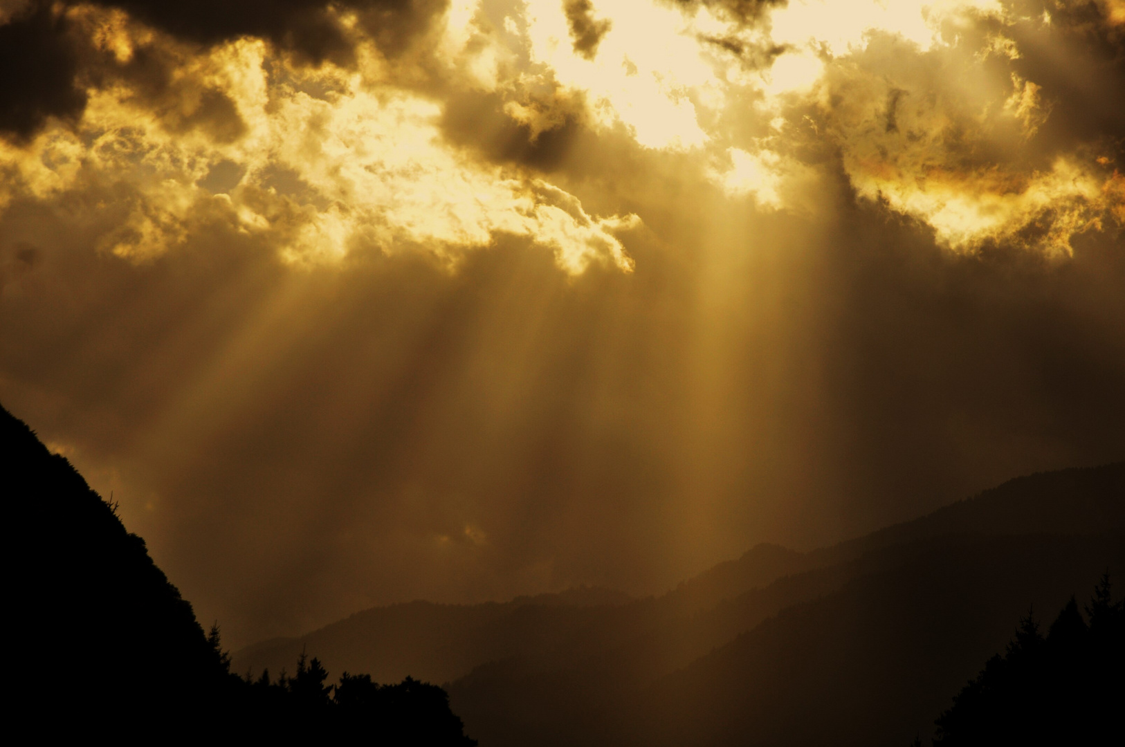 auf der Rückreise nach Hause geben die Wolken der Sonne ihren Platz