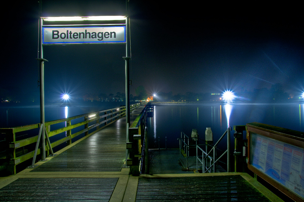 Auf der Seebrücke bei Nacht