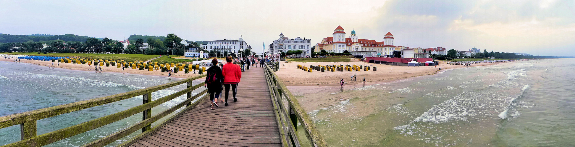 Auf der Seebrücke im Seebad Binz 