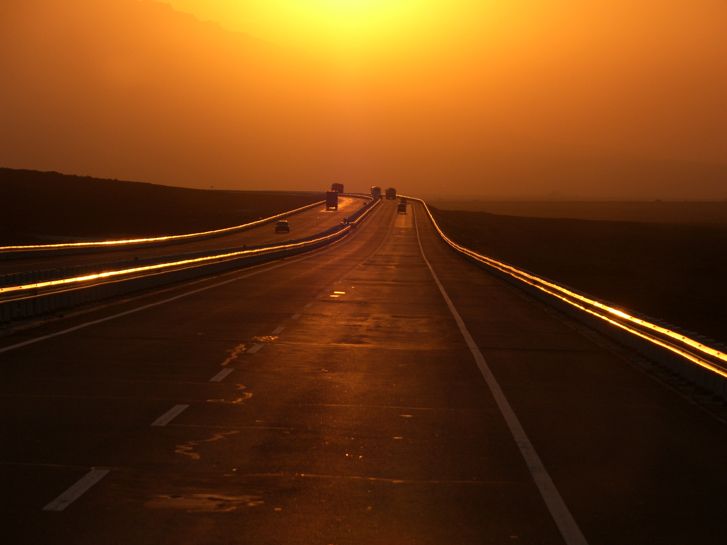 Auf der Seidenstraße in den Sonnenuntergang