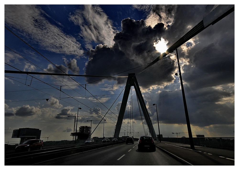 Auf der Severinsbrücke