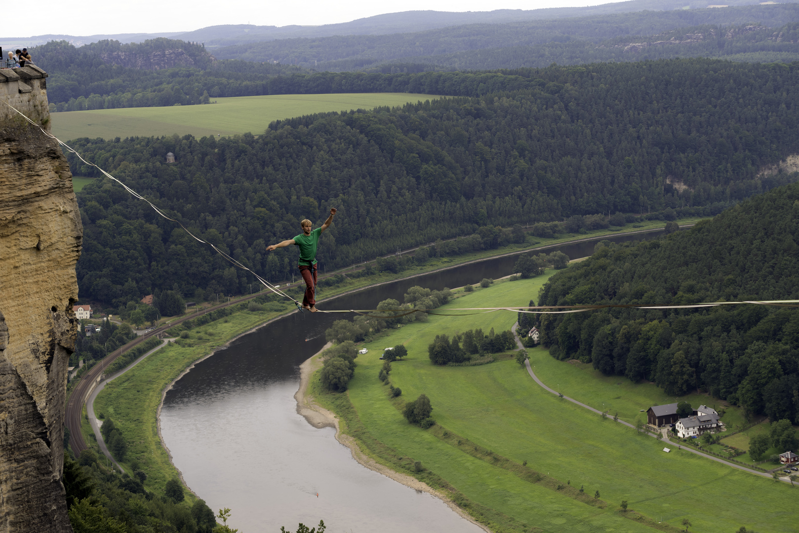 ***    auf der slackline.......     ***