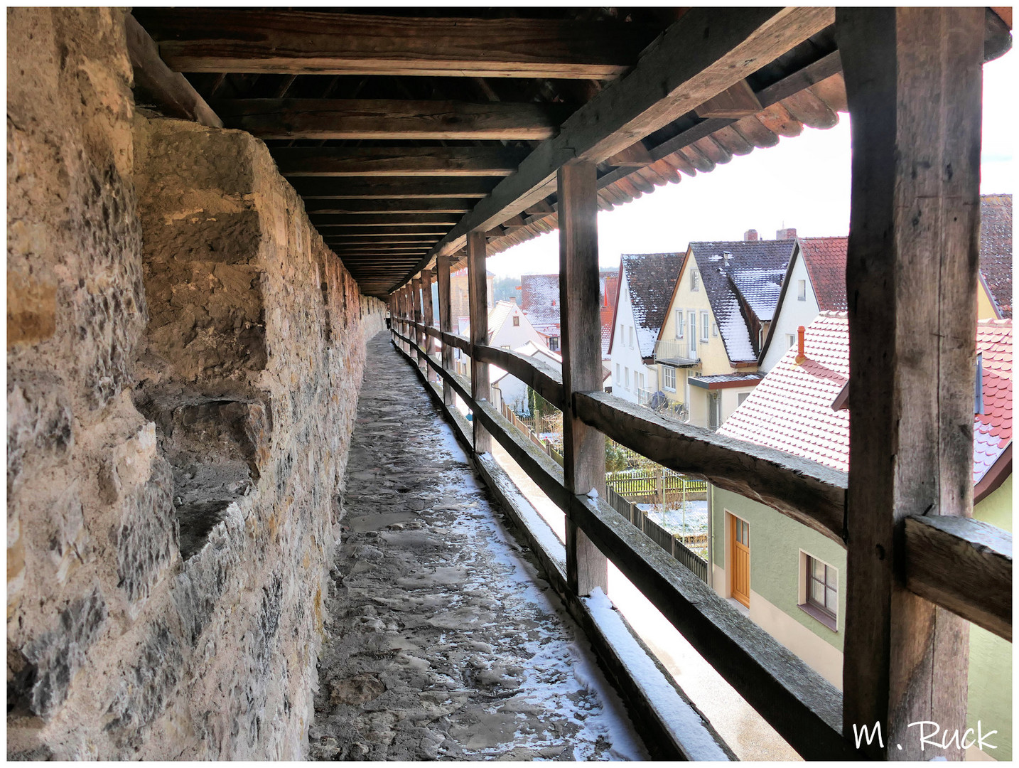 Auf der Stadtmauer am Wehrgang 