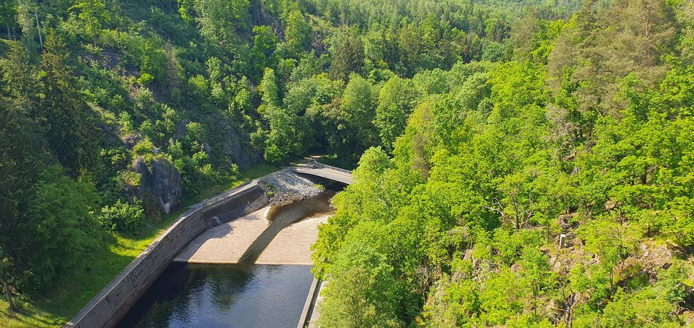 Auf der Staumauer...