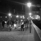 Auf der steinernen Brücke in Regensburg