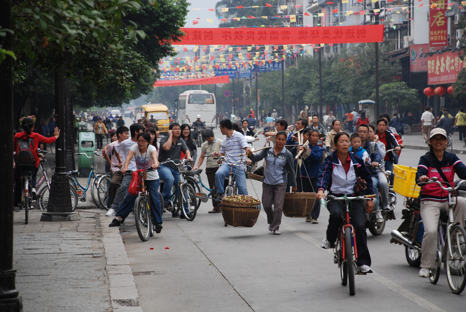 Auf der Strasse in Guilin