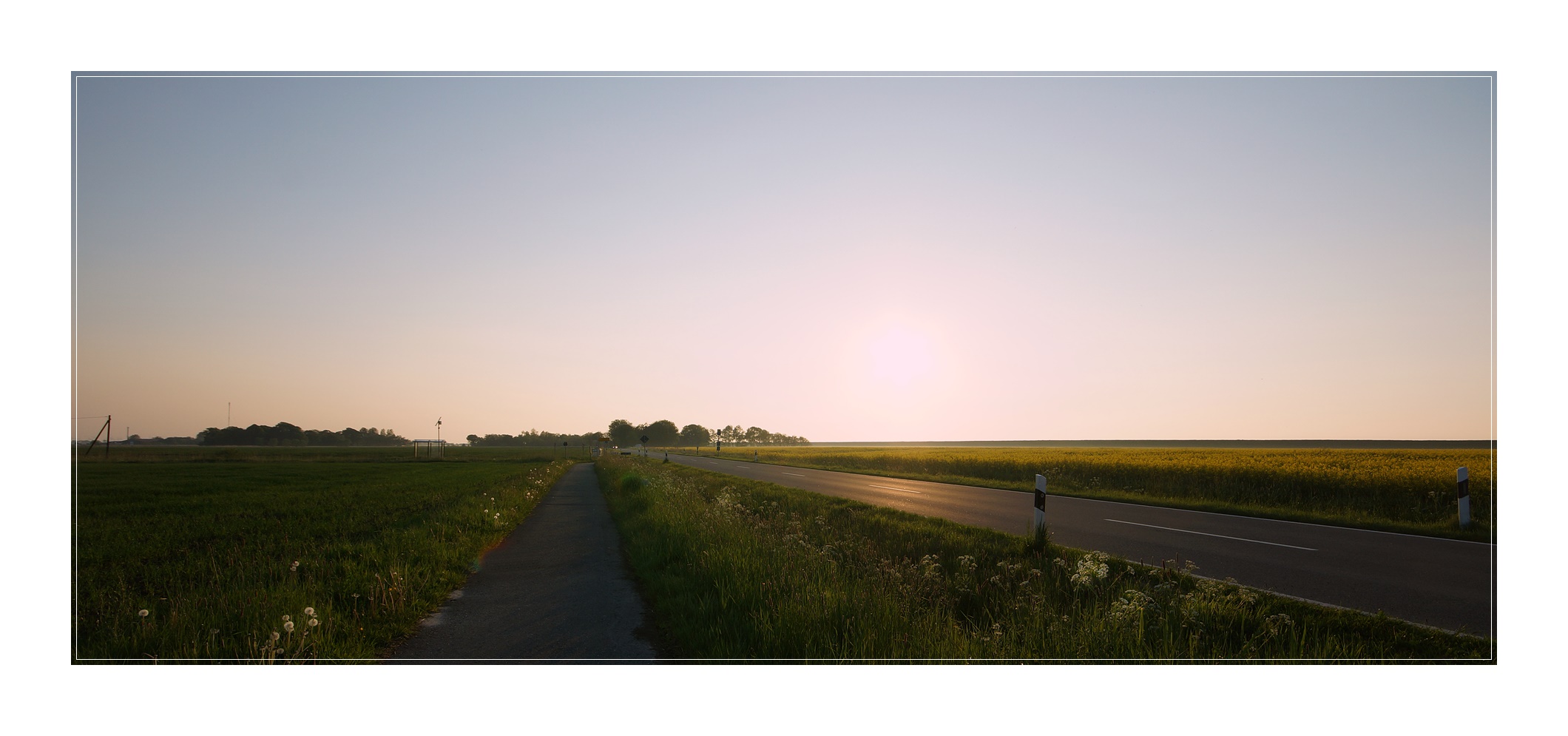 Auf der Straße ins Licht..irgendwo in Ostfriesland