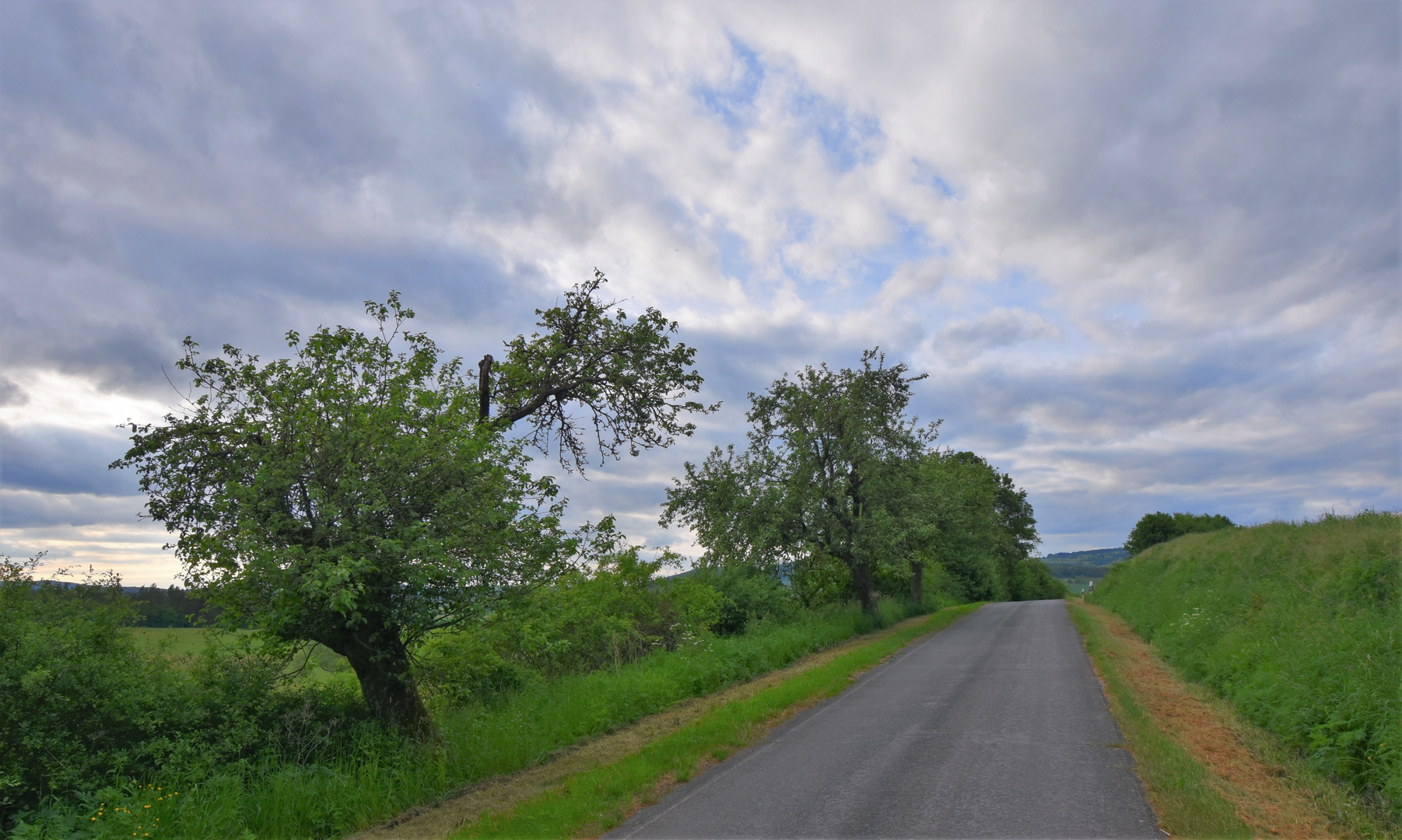 auf der Straße nach Helmershausen