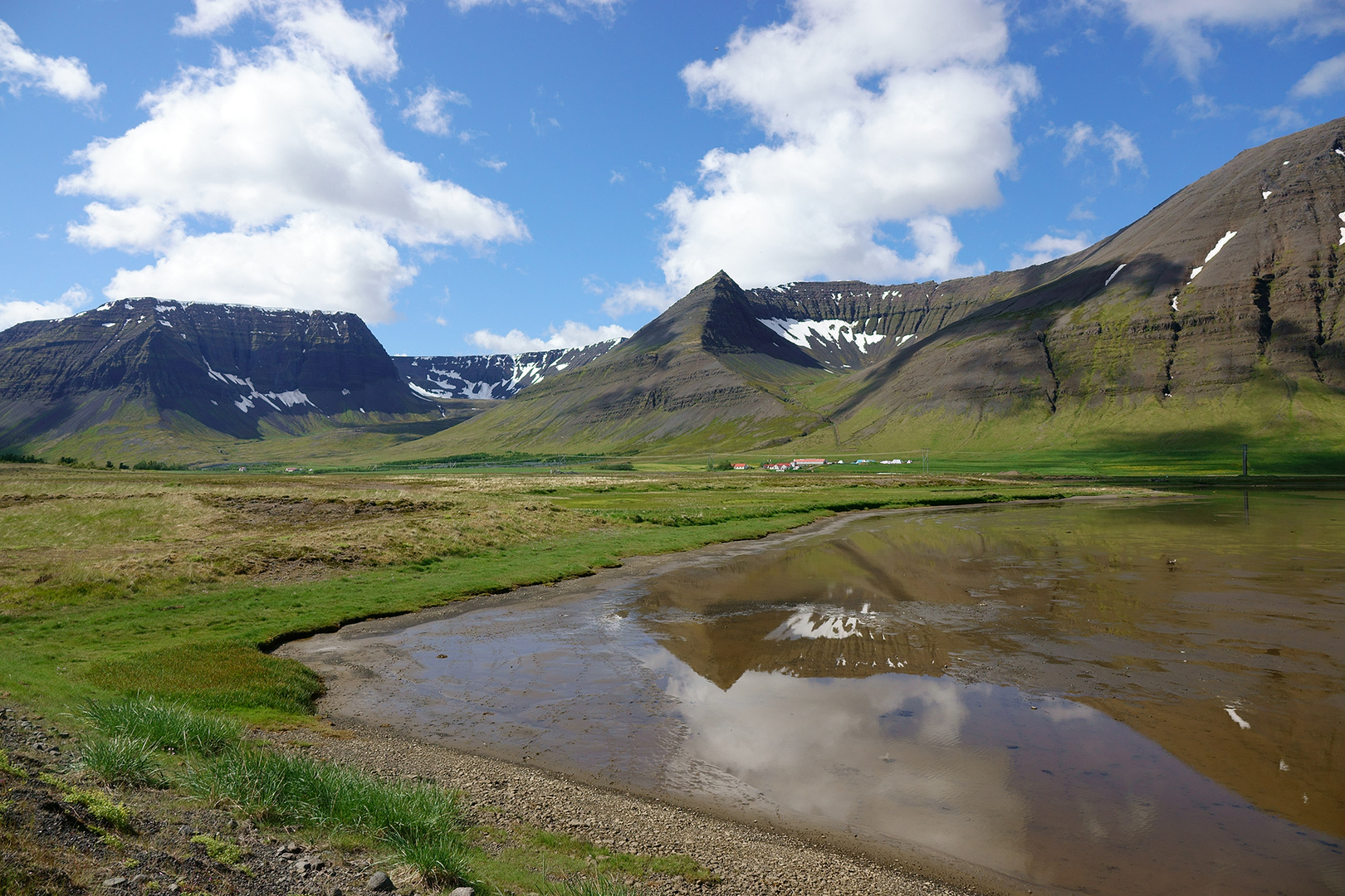 auf der Straße Nr. 60 durch die NW Fjorde