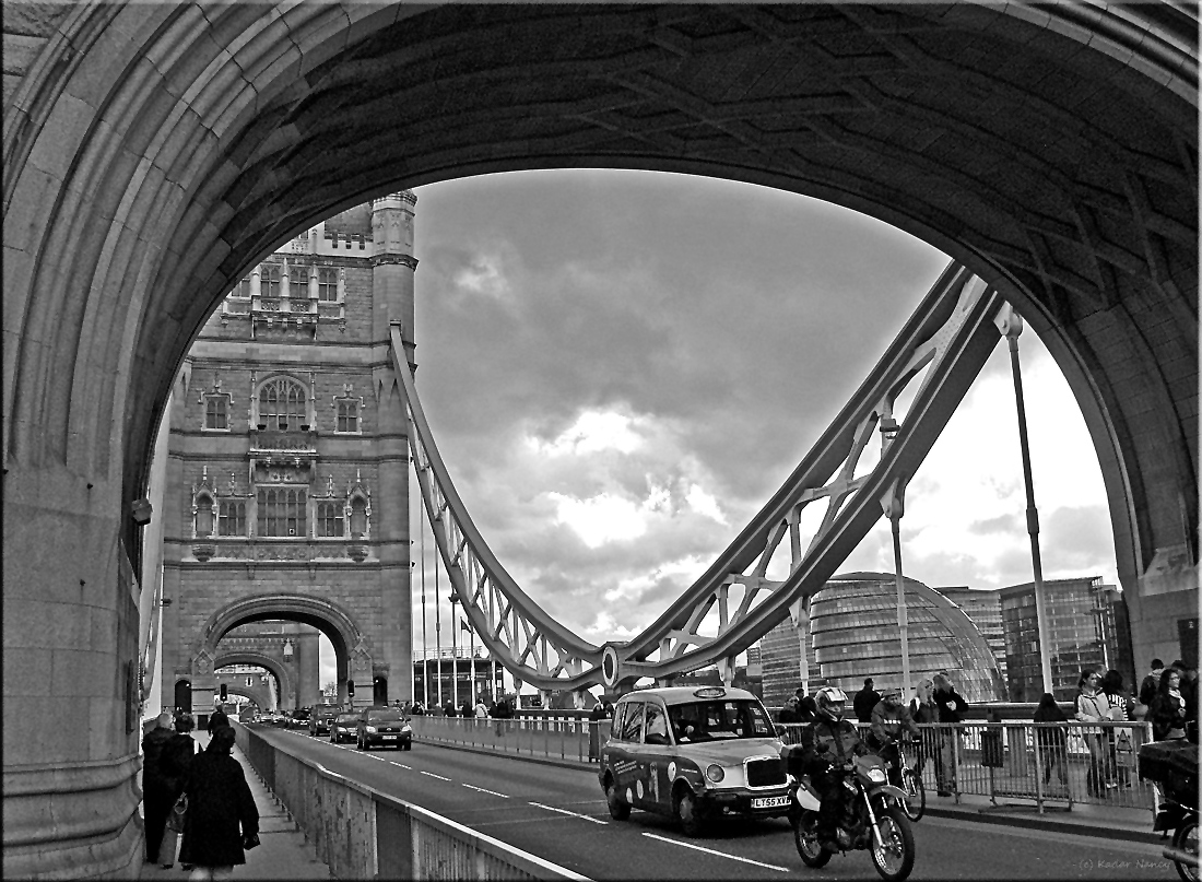 Auf der Tower Bridge