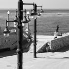 Auf der Treppe am Strand