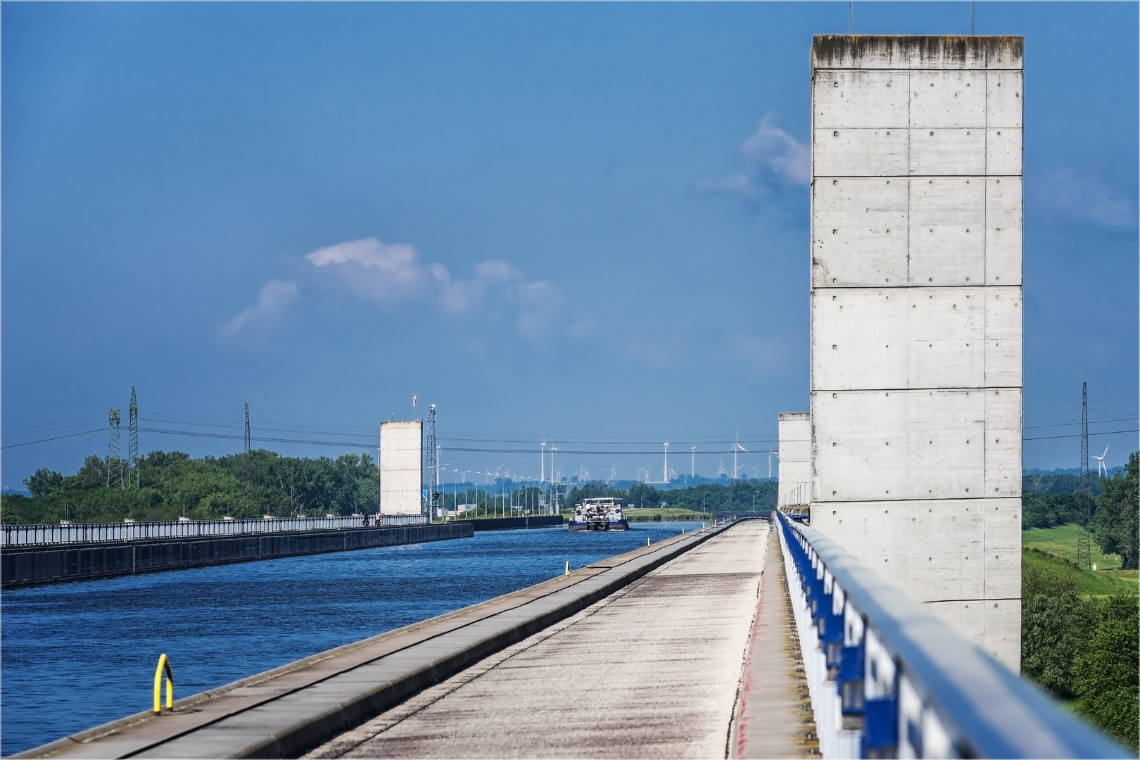 Auf der Trogbrücke