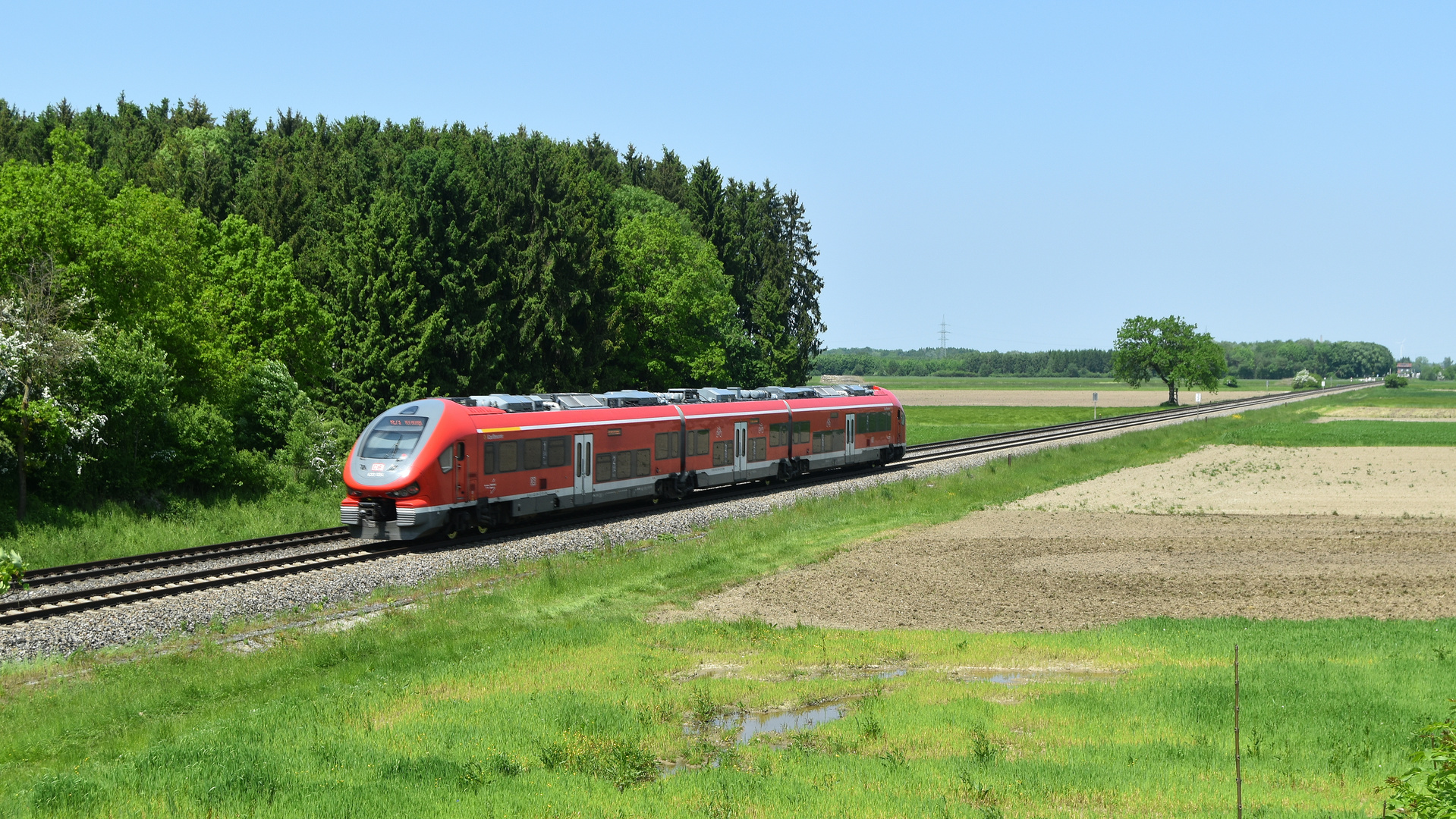 Auf der "Unteren Allgäubahn" bei Lindenberg 27.5.2023