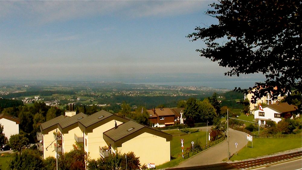 Auf der Vögelinsegg mit Sicht zum Bodensee