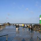 Auf der Warnemünder Westmole beim Sturmtief Zoltan