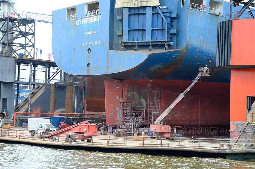 Auf der Werft ^