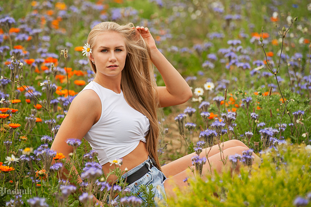 Auf der Wiese Foto & Bild portrait, portrait frauen, outdoor Bilder