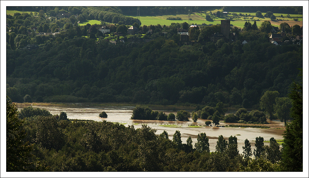 Auf diesem Bild ist ein kleiner Fluss versteckt - finde ihn !