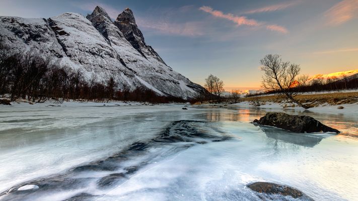 Auf einem gefrorenen Fluss...