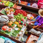 auf einem schwimmenden Markt in Bangkok